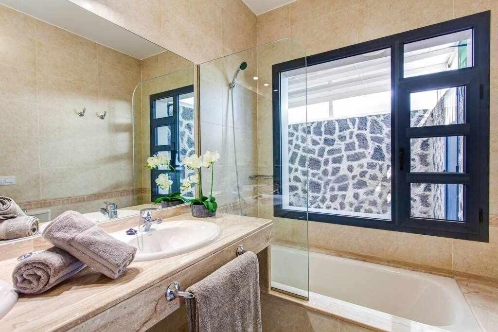 Homu Bianca Fantastica Villa Con Piscina Privad Playa Blanca  Extérieur photo